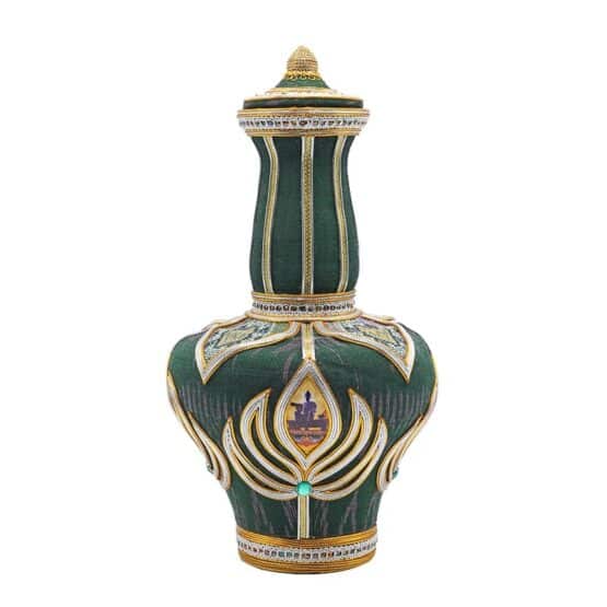 Ewer in Silk