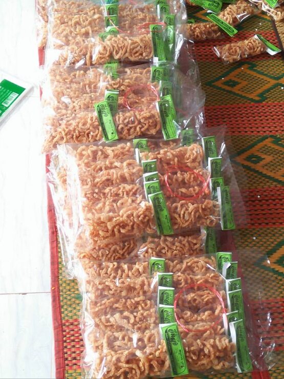 Fried Pork Rinds (Hard Type) , Small Pack (12 Packs) (Imm Suk)