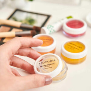ลิปบาล์มบำรุงริมฝีปากน้ำมันมะพร้าว สูตร NON PRESERVATIVE กลิ่น BANANA HAPPY ขนาด 10 กรัม ตรา Tropicana (ทรอปิคานา)