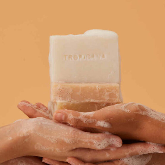 สบู่น้ำมันมะพร้าว สมุนไพร ไพล ขนาด 100 กรัม ตรา Tropicana (ทรอปิคานา) - Image 2
